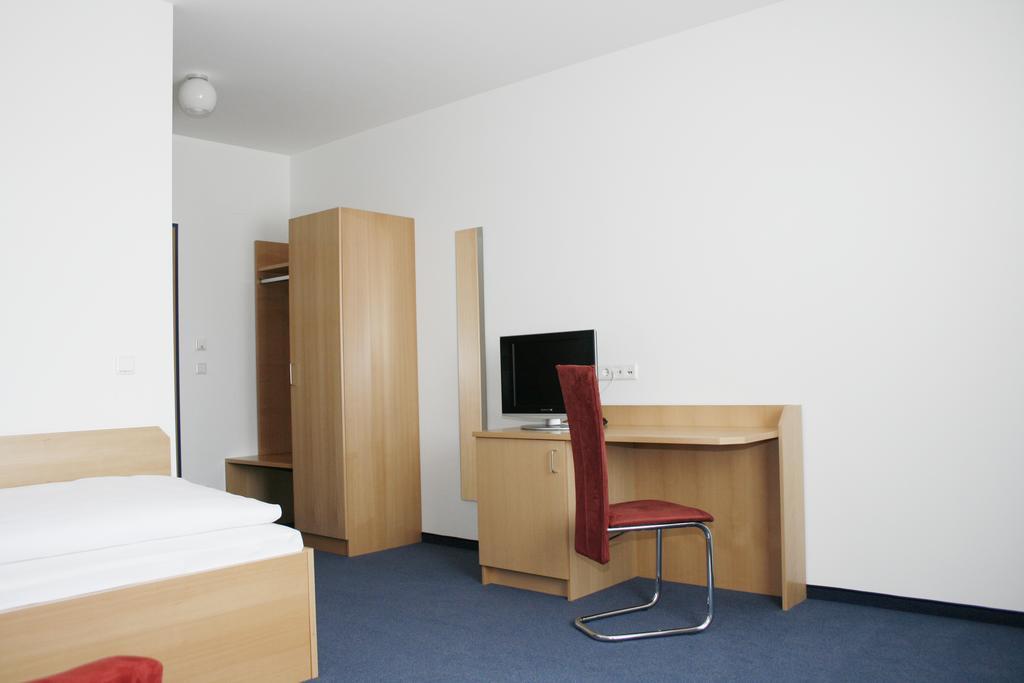 G&K Hotel グントラムスドルフ エクステリア 写真